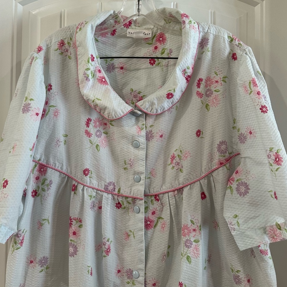 Vanity Fair Light Blue Floral Button-Front Housecoat with Pink Trim - Picture 2 of 12